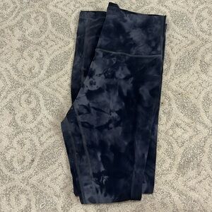Woman’s Lulu Lemon Wunder Under